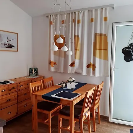 Trstenica-one Bedroom With Balcony And Sea View G Orebic