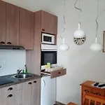 Trstenica-one Bedroom With Balcony And Sea View G アパート