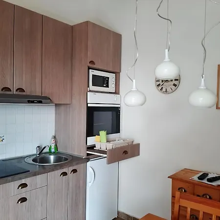 Trstenica-one Bedroom With Balcony And Sea View G アパート